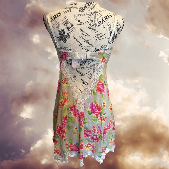 Victoria’s Secret Bright Flowered Nighty w/ Lace Trim - Picture 2 of 4